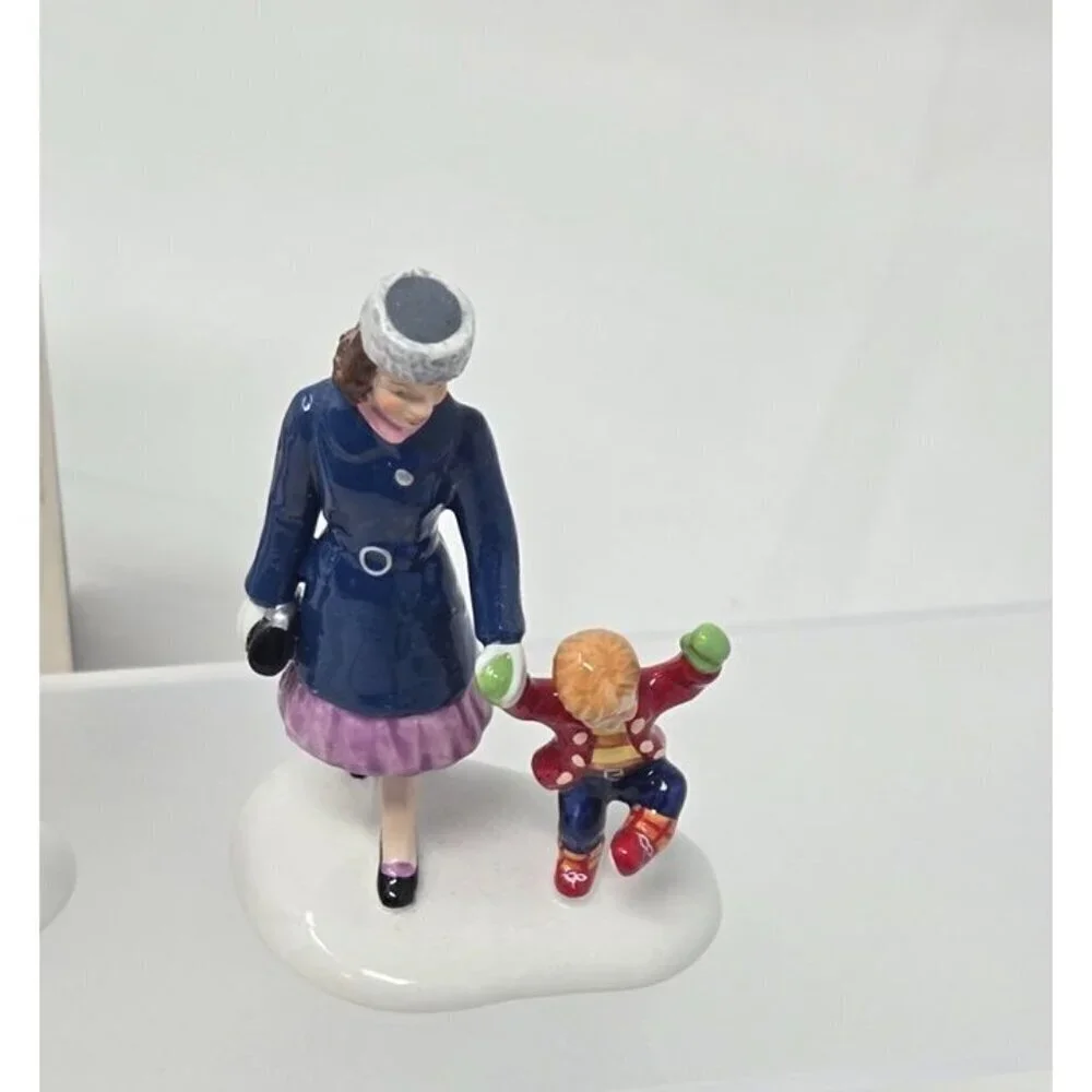 Dept 56 Snow Village Brand New Shoes Set of 2 56.55224